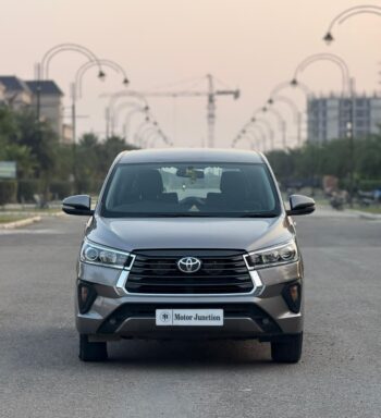 TOYOTA INNOVA CRYSTA Z MT 2.8