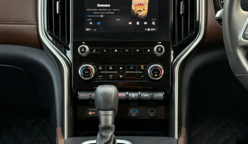 
								MAHINDRA SCORPIO-N Z8 AT 4X2 full									