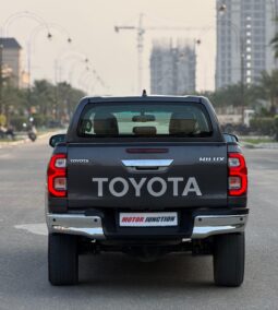 
										TOYOTA HILUX 4X4 AT full									