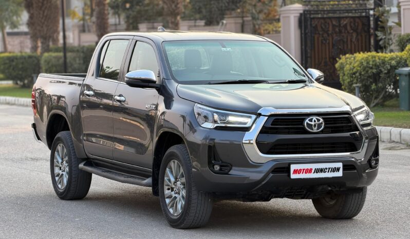 
								TOYOTA HILUX 4X4 AT full									