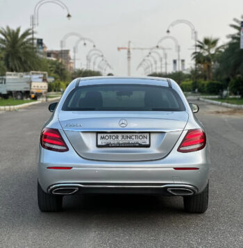 MERCEDES-BENZ E220D